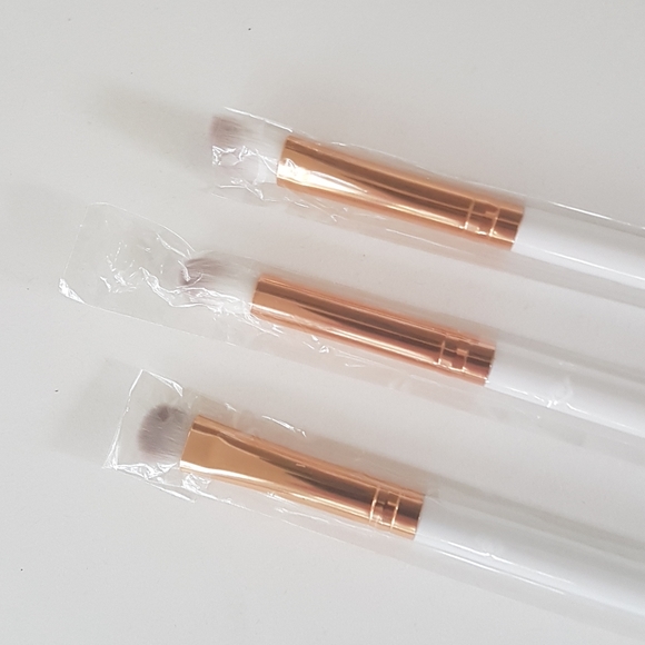 🖌️ F.A.R.A.H Luxury Rose Gold Makeup Brushes - Picture 3 of 11